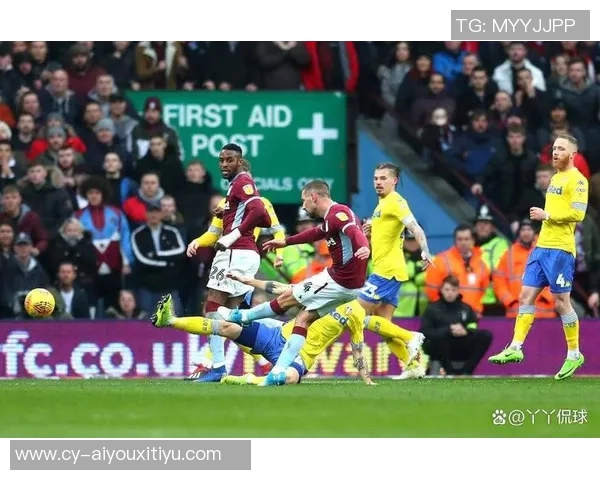 热刺与利兹联上半场战成平局特尔与奥卡福各有建树